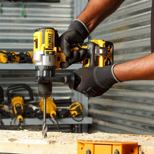 TRAPANO AVVITATORE CON PERCUSSIONE 18V XRP 5.0Ah BRUSHLESS - DEWALT