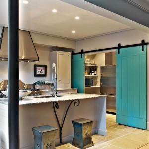 KIT SCORREVOLE RUSTICO 2 ANTE AMMORTIZZATO CON BINARIO INOX A VISTA KR80 - PETTITI 2